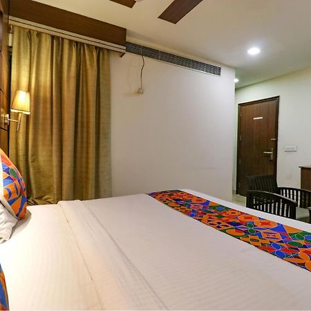Fabhotel Admire Suites Yeni Delhi Dış mekan fotoğraf