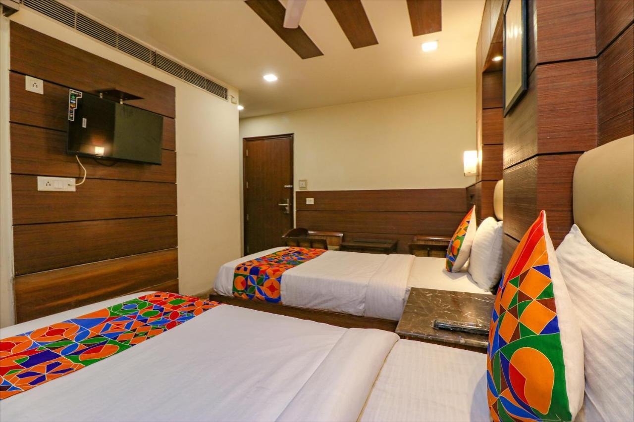 Fabhotel Admire Suites Yeni Delhi Dış mekan fotoğraf