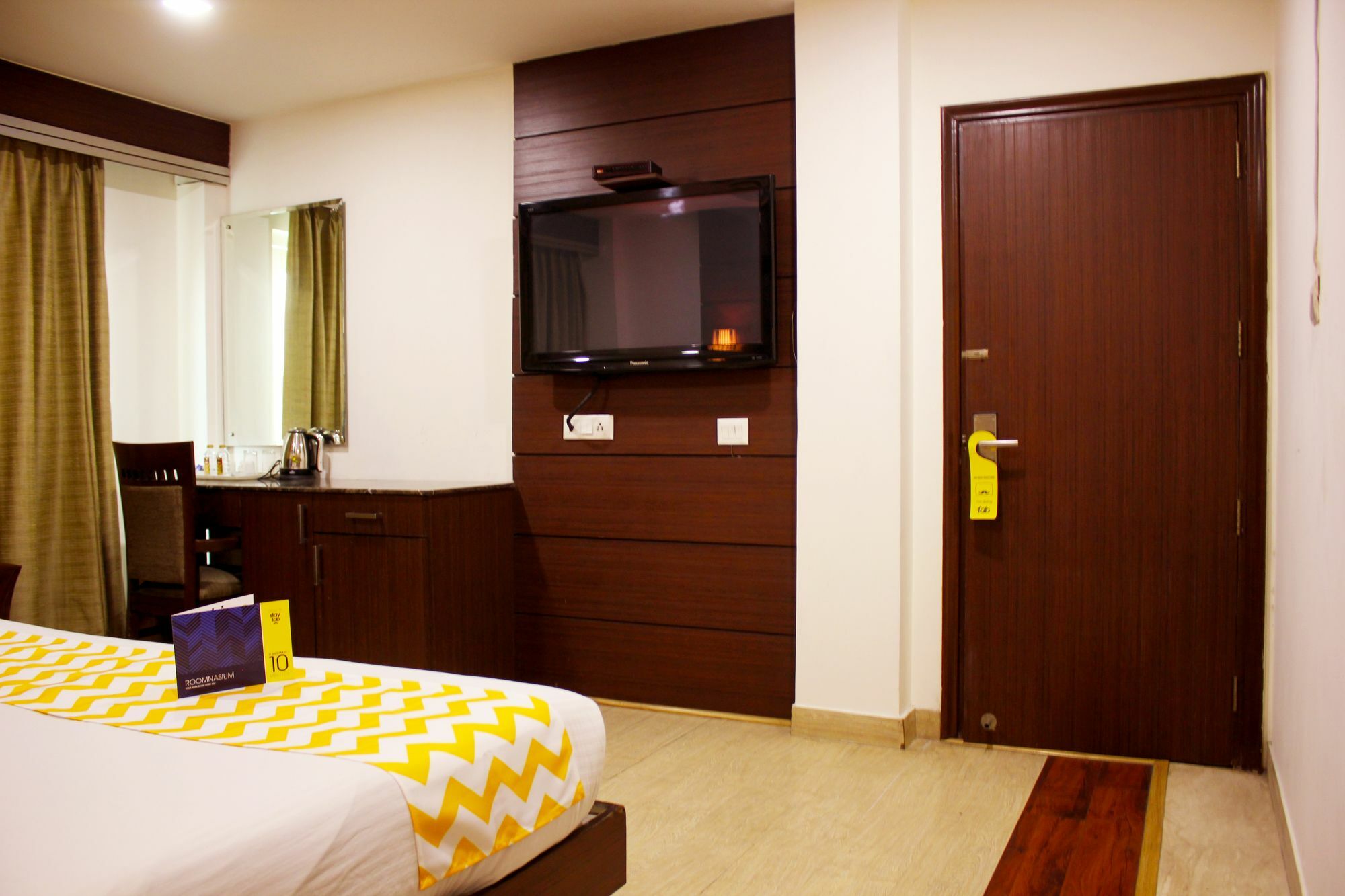 Fabhotel Admire Suites Yeni Delhi Dış mekan fotoğraf
